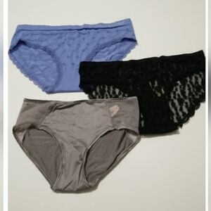 NEW! Victoria Secret panties sz medium NWT (3pair)